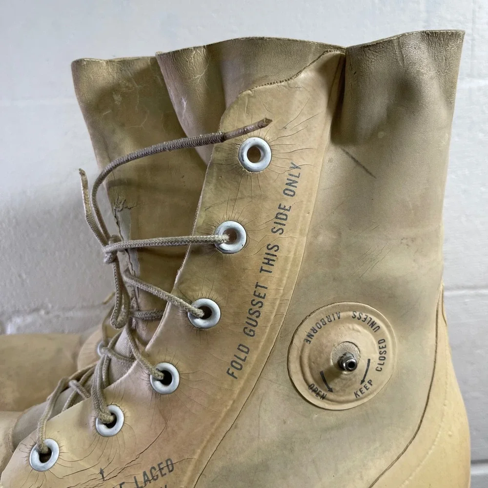 VINTAGE Bata Mickey Mouse Bunny US Military Boots Cream Cold Weather Men's 11 R